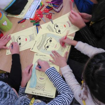 refugee resource family day crafts